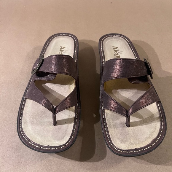 Alegria Shimmery Brown Genuine Leather Thong Strap Sandals Women’s Size 39 US 9 - Picture 1 of 9